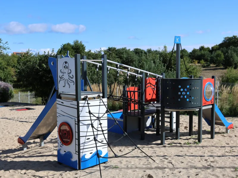 Plac zabaw w parku osiedlowym Brizo Park